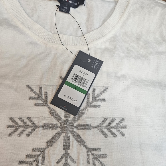 Tommy Hilfiger White Sweater with Gray Snowflake - Picture 2 of 6
